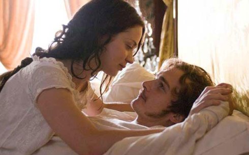 ASCOLTI TV DEL 18 AGOSTO 2012: CIAO DARWIN (14.82%) FA MEGLIO DI THE YOUNG VICTORIA (13.76%)