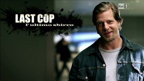 ASCOLTI TV DI MARTEDI 14 AGOSTO 2012: L’ULTIMO SBIRRO (15.86% – 13.64%) BATTE QUI DOVE BATTE IL CUORE (12.94%). TECHETECHETE’ SALE AL 22.34%