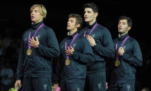 ASCOLTI TV DI DOMENICA 5 AGOSTO 2012: BOOM PER L’ORO DELLA SCHERMA (6,4MLN – 35.34%), I TUFFI (33.6%) E L’ATLETICA (27.5%). UN PASSO DAL CIELO (14.85%) DOPPIA LE PAROLE CHE NON TI HO DETTO