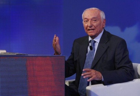 ASCOLTI TV DI GIOVEDI 23 AGOSTO 2012: SUPERQUARK (2,6 MLN – 15.89%) STACCA LA PRIMA TV DI MENO MALE CHE SI SEI (1,9 MLN – 11.66%). 10 PUNTI TRA IL TG1 (25.83%) E IL TG5 (15.44%)