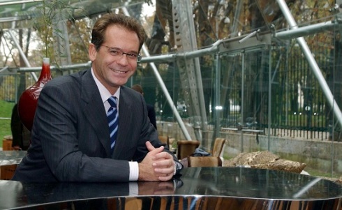 TGCOM24: ALESSANDRO CECCHI PAONE TORNA SULLA MACCHINA DEL TEMPO. LA ZANZARA INVECE VOLA VIA