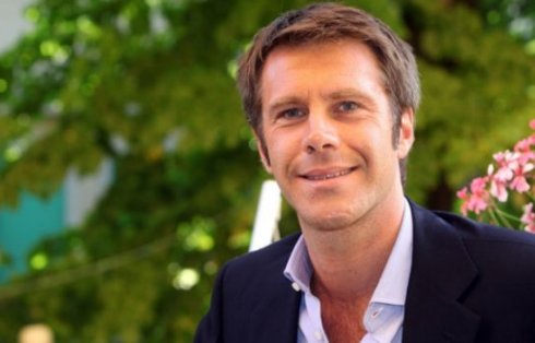 PECHINO EXPRESS: EMANUELE FILIBERTO ANDRA’ IN ONDA AL GIOVEDI’, AL POSTO DI SANTORO. E’ POLEMICA