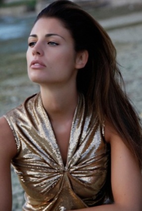 DANIELA FEROLLA A DM: I FASHION BLOGGER SONO LE VERE CELEBRITA’. SOGNO UN TALENT SULLA MODA.