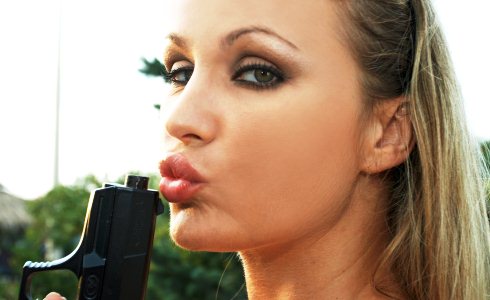 E’ EVA HENGER LA P0RNOVALLETTA DI CECCHIPAONE