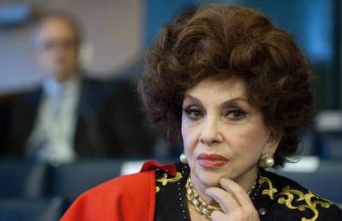 GINA LOLLOBRIGIDA OSPITE AL FESTIVAL DI VENEZIA FRA ARTE, TALENTO E OSTILITA’ CON LA LOREN