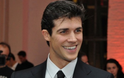ROBERTO BOLLE POSTA SU TWITTER LE SUE “PAPERE” IN SALA PROVE A RITMO DI GIORGIA (VIDEO)