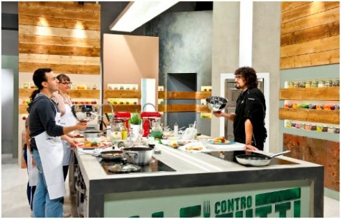 ALE CONTRO TUTTI – LA SFIDA SKY DI BORGHESE E’ A SUON DI RICETTE E DI MUSICA