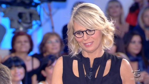 ASCOLTI TV DI SABATO 6 OTTOBRE 2012: RECORD PER C’E’ POSTA PER TE (24.68%), TI LASCIO UNA CANZONE AL 19.17%. LA SCIMMIA DEBUTTA COL 7.09%, SOLO IL 5.74% PER TV TALK