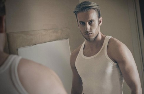 IMMANUEL CASTO A DM: I SOLDI SPESI MEGLIO? QUELLI DALL’ANALISTA. SONO SCHIAVO DELLA SOCIETA’ DELL’IMMAGINE. NEL NUOVO ALBUM NON SOLO PORN GROOVE