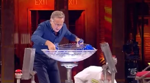 DM LIVE24: 12 OTTOBRE 2012. EDOARDO COSTA RISTORATORE A NYC, LA MANNOIA A CHE TEMPO CHE FA (CONFERMERA’ LA PARTECIPAZIONE A SANREMO?), BONOLIS VUOLE FARE L’EREDITA’, CUCCIARI VS CORDIER