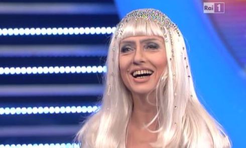 ASCOLTI TV DI VENERDI 26 OTTOBRE 2012: IN 5,9 MLN PER TALE E QUALE SHOW (23.04%), I CESARONI CALANO AL 15.66%