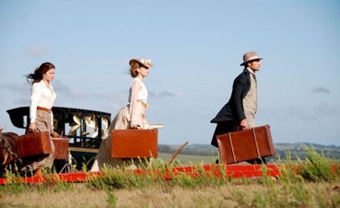 TERRA RIBELLE 2 – IL NUOVO MONDO: RITORNA LA FICTION IN COSTUME CON RODRIGO GUIRAO DIAZ E ANNA FAVELLA