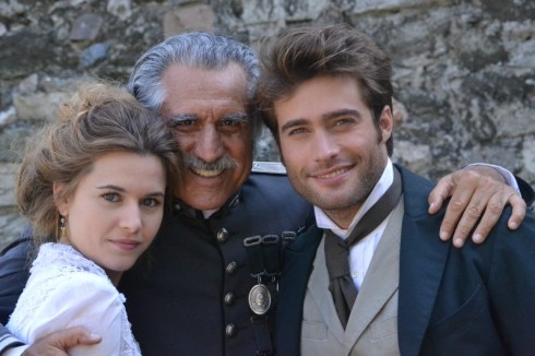 ASCOLTI TV DI DOMENICA 21 OTTOBRE 2012: TERRA RIBELLE DEBUTTA CON 4,5 MLN E IL 17.93%. I CESARONI SOTTO DI UN PUNTO (16.96%). MALE GREY’S ANATOMY SU LA7. DOMENICA LIVE NON VA OLTRE L’8.67%