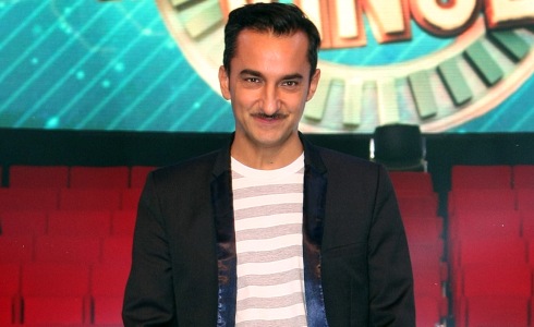 NICOLA SAVINO SI “CANDIDA” PER QUELLI CHE: IO AMO IL CALCIO E LO CONOSCO, VICTORIA CABELLO NO