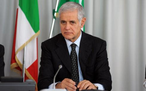 ROBERTO FORMIGONI FURIOSO CONTRO CRISTINA PARODI. ALLA SUA ADDETTA STAMPA: SPACCALE LA FACCIA