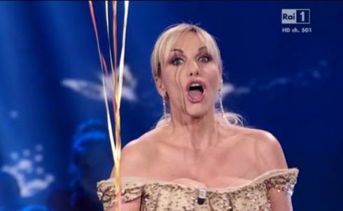 ASCOLTI TV DI SABATO 8 DICEMBRE 2012: LA FINALE DI THE WINNER IS (20.39%) SUPERA LA FESTA DI TI LASCIO UNA CANZONE (18.34%). DESPERATE HOUSEWIVES TOCCA IL 2.25%