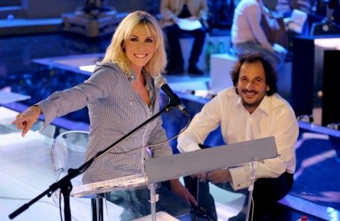 ASCOLTI TV DI MERCOLEDI 26 DICEMBRE 2012: VINCE IL MEGLIO DI TI LASCIO UNA CANZONE CON IL 15.86%. IL FILM UP (10.73%) MEGLIO DI INTELLIGENCE. BENE CROZZA SU LA7