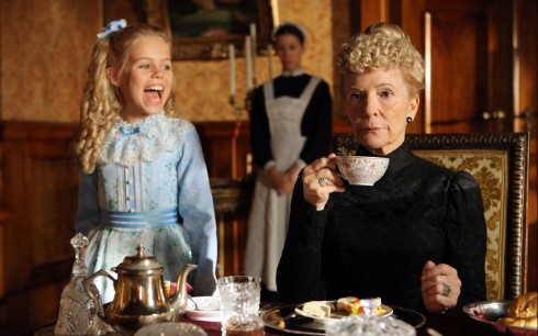 ASCOLTI TV DI MARTEDI 25 DICEMBRE 2012: PICCOLA LADY VINCE CON UN BUON 21%. BRONZO PER NUOVO CINEMA PARADISO (8.6%), OPERA ON ICE AL 10.1%