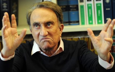 EMILIO FEDE INFURIATO: INSULTI CONTRO L’ESPRESSO SULLA PRESUNTA BUONUSCITA D’ORO