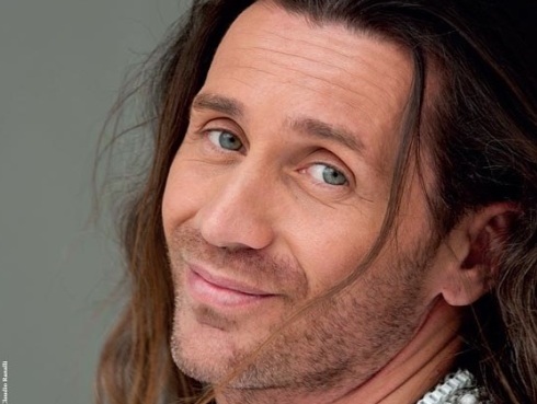 POVIA A DM: SE CANTASSI ‘LUCA E’ TORNATO GAY’ DIREBBERO CHE HO SCRITTO UNA CANZONE BELLISSIMA