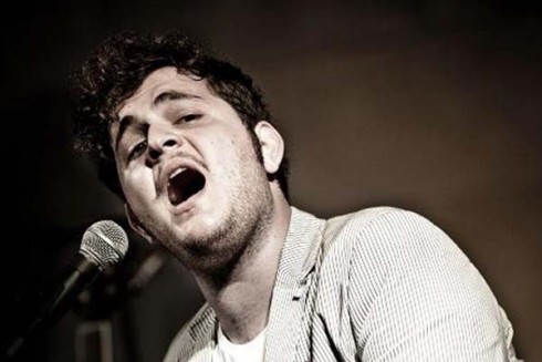 I GIOVANI DI SANREMO 2013: RENZO RUBINO CANTA “IL POSTINO (AMAMI UOMO)”