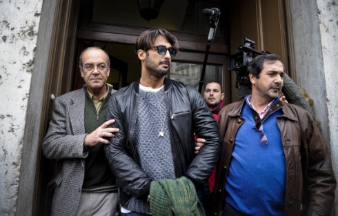 fabrizio corona estradato