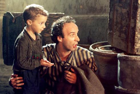 ASCOLTI TV DI DOMENICA 27 GENNAIO 2013: OLTRE 7 MLN E IL 27% PER LA VITA E’ BELLA. LE IENE (13.02%) MEGLIO DI CENTOVETRINE (10.26%). MALE PRESADIRETTA (4.63%)