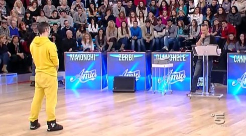 AMICI 12: GIACOMO SE NE VA, MA UN RAPPER E’ PRONTO AD ENTRARE