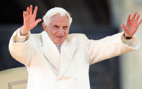PAPA BENEDETTO XVI, L’ABBANDONO DEL VATICANO IN DIRETTA TV