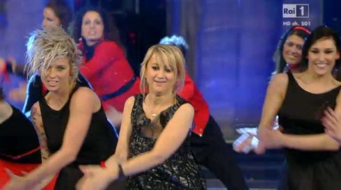 SANREMO 2013: LITTIZZETTO E IL FLASHMOB CONTRO IL FEMMINICIDIO (VIDEO)