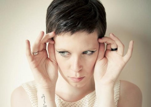 I GIOVANI DI SANREMO 2013: IRENE GHIOTTO CANTA “BACIAMI?” (TESTO)