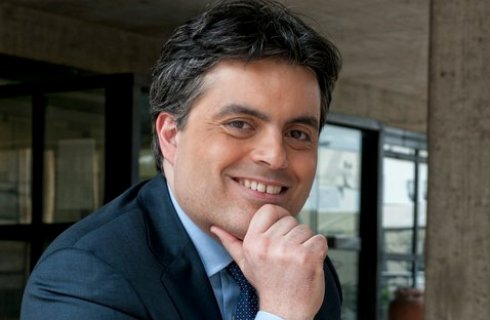 DIMISSIONI DEL PAPA, ROSARIO CARELLO A DM: “E’ COME UN LUTTO”. IL CONDUTTORE ANNUNCERA’ L’ULTIMO ANGELUS DI BENEDETTO XVI