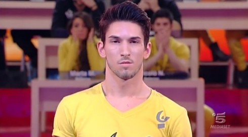 AMICI 12 PERDE I TACCHI! ELIMINATO ANDREA