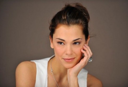 DON MATTEO 9: GIORGIA SURINA E ANDRES GIL NEL CAST. FUORI LA FIGLIA, ARRIVA LA NIPOTE DEL MARESCIALLO