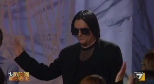 RENATO ZERO TOPPA DALLA BIGNARDI: NON SA COS’E’ UN HARLEM SHAKE