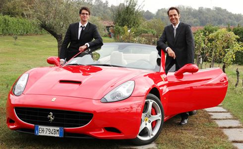 UNA FERRARI PER DUE: MARCORE’ E MORELLI NEL PRIMO TV MOVIE DELLA TRILOGIA PRODOTTA DA SACCA’ PER RAI1