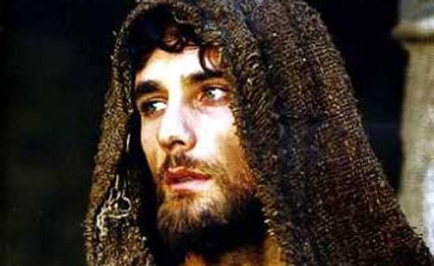 FRANCESCO: CANALE 5 RENDE OMAGGIO AL NUOVO PAPA CON LA FICTION CON RAOUL BOVA