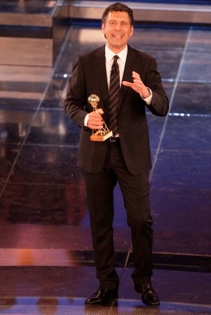 FABRIZIO FRIZZI A DM: IL MIO PREMIO TV VA A X FACTOR. RED OR BLACK ANCORA IN ONDA PER 3 PUNTATE, POI…