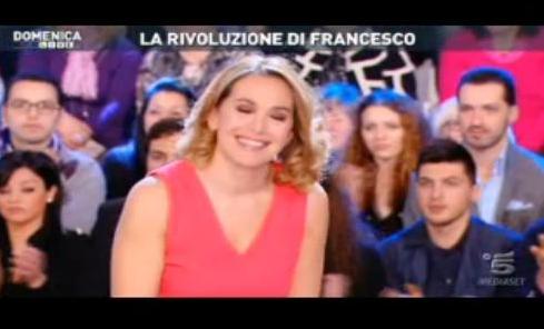 DOMENICA LIVE: IL RITRATTO “IMPRESSIONISTA” DI PAPA FRANCESCO E L’INTERVISTA ALLA “EX FIDANZATINA”