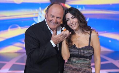 ASCOLTI TV DI VENERDI 12 APRILE 2013: VINCE MA CALA PAPERISSIMA (18.23%), SOLO IL 13.12% PER EROI DI TUTTI I GIORNI TALLONATO DA CROZZA (12.6%)