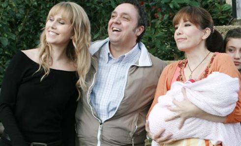 ASCOLTI TV DI DOMENICA 28 APRILE 2013: UN MEDICO IN FAMIGLIA (24.21%) SURCLASSA TUTTI, LA MASCHERA DI FERRO SI FERMA AL 9.19%. GILETTI E CUCCARINI BATTONO D’URSO