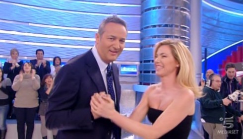 FERMI TUTTI! GIA’ SLITTATO IL DEBUTTO DI DEL DEBBIO SU RETE4?