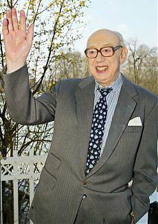 L’ISPETTORE DERRICK NAZISTA: LA TV OLANDESE CANCELLA LE REPLICHE, E RAI3?