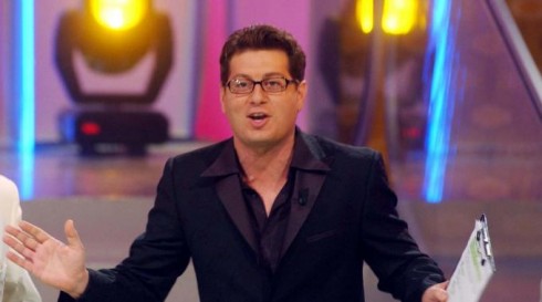 TOP ONE: ENRICO PAPI TORNA CON UN NUOVO PROGRAMMA SU ITALIA UNO. MA SOLO CON LA VOCE