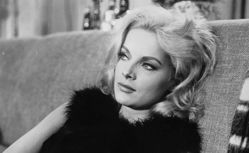 VIRNA LISI: IL RITORNO DI CAROSELLO? UN PO’ PATETICO E SUPERATO