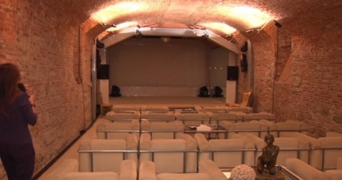 LA GUERRA DEI VENT’ANNI, RUBY ULTIMO ATTO – SI ENTRA NELLA SALA DEL BUNGA BUNGA IN PRIMA SERATA SU CANALE 5