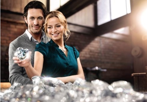 CANALE5 SI TINGE DI ROSA: AL MATTINO ALISA, AL POMERIGGIO IL SEGRETO