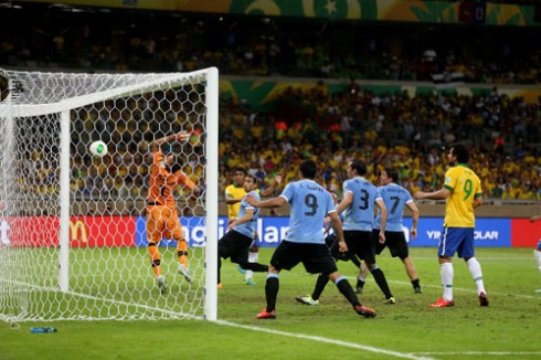 ASCOLTI TV DI MERCOLEDI 26 GIUGNO 2013: BRASILE-URUGUAY SFIORA I 6 MLN (23.76%). OTTIMO CHI L’HA VISTO AL 14.4%, CANALE5 AL 10.7%. DEL DEBBIO BATTE LA GRUBER