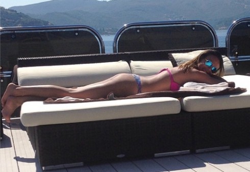 BOOM! PAOLA PEREGO PORTA FABIO PASTRELLO (EX GF, EX POMERIGGIO E DOMENICA 5) A LA VITA IN DIRETTA. SCONTRO DIRETTO CON MARIA CARMELA!