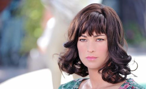 PUPETTA – IL CORAGGIO E LA PASSIONE: MANUELA ARCURI IN VERSIONE CRIMINALE DA QUESTA SERA SU CANALE5